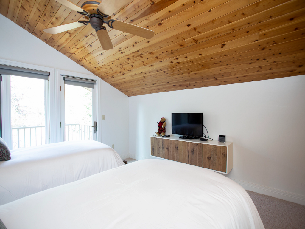Trail's End Lodge at Deer Valley Resort - Three Bedroom Residence with Spa #506 Vacation Rental in Park City - RedAwning