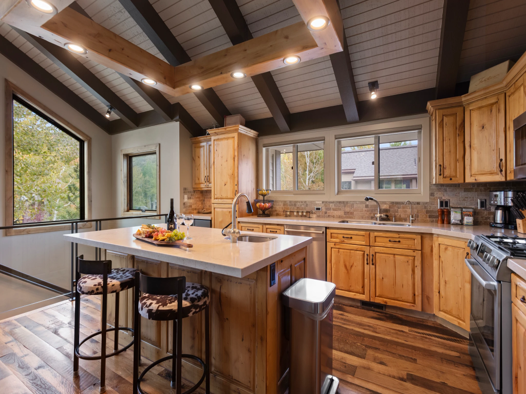 Queen Esther at Deer Valley Resort - Two Bedroom Condo with Hot Tub #2346 Vacation Rental in Park City - RedAwning