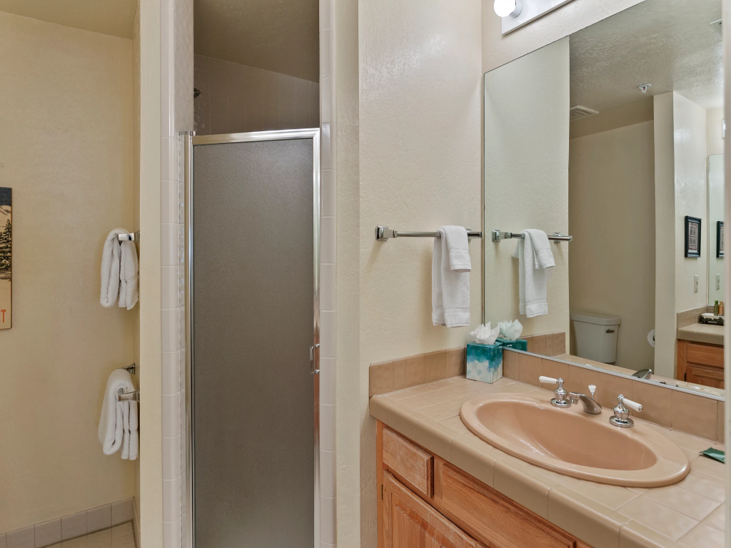 Powder Run at Deer Valley Resort - Two Bedroom Condo with Hot Tub #A13 Vacation Rental in Park City - RedAwning