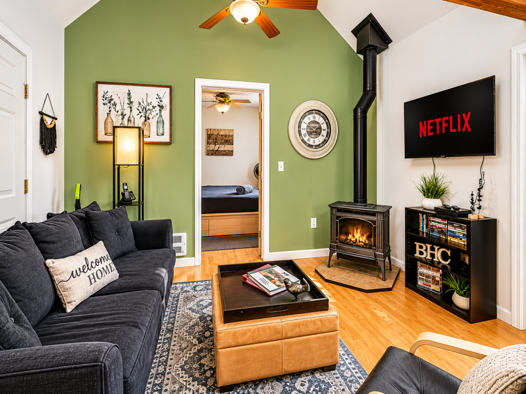 Beaver Hill Cabin Vacation Rental in Leavenworth - RedAwning