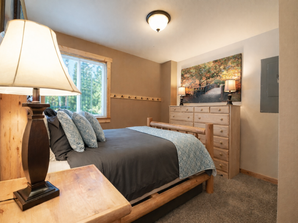 Cascade Adventure Cabin Vacation Rental in Leavenworth - RedAwning