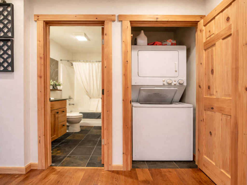 Cascade Adventure Cabin Vacation Rental in Leavenworth - RedAwning