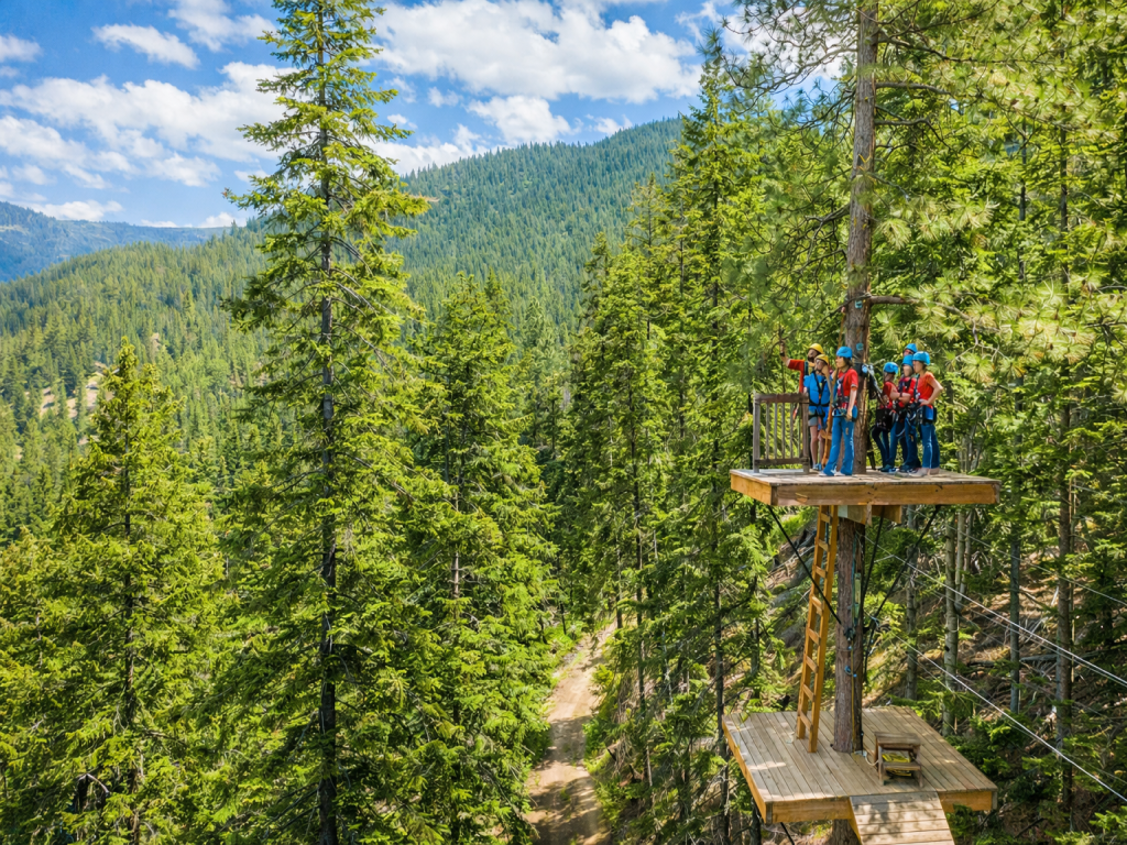 Das Tree Haus Vacation Rental in Leavenworth - RedAwning