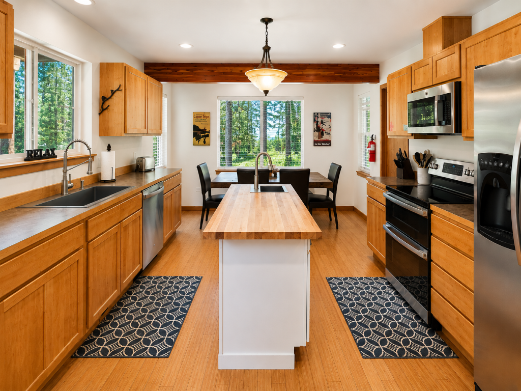 Just Plain Getaway Vacation Rental in Leavenworth - RedAwning