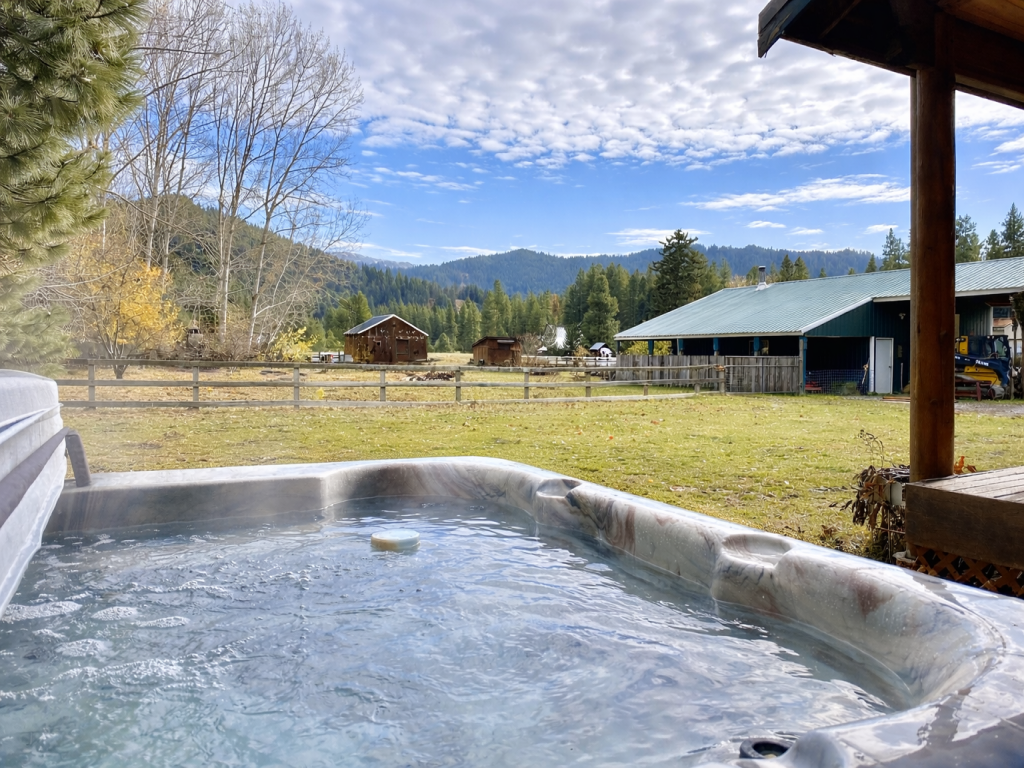 Farmhouse in Plain Vacation Rental in Leavenworth - RedAwning