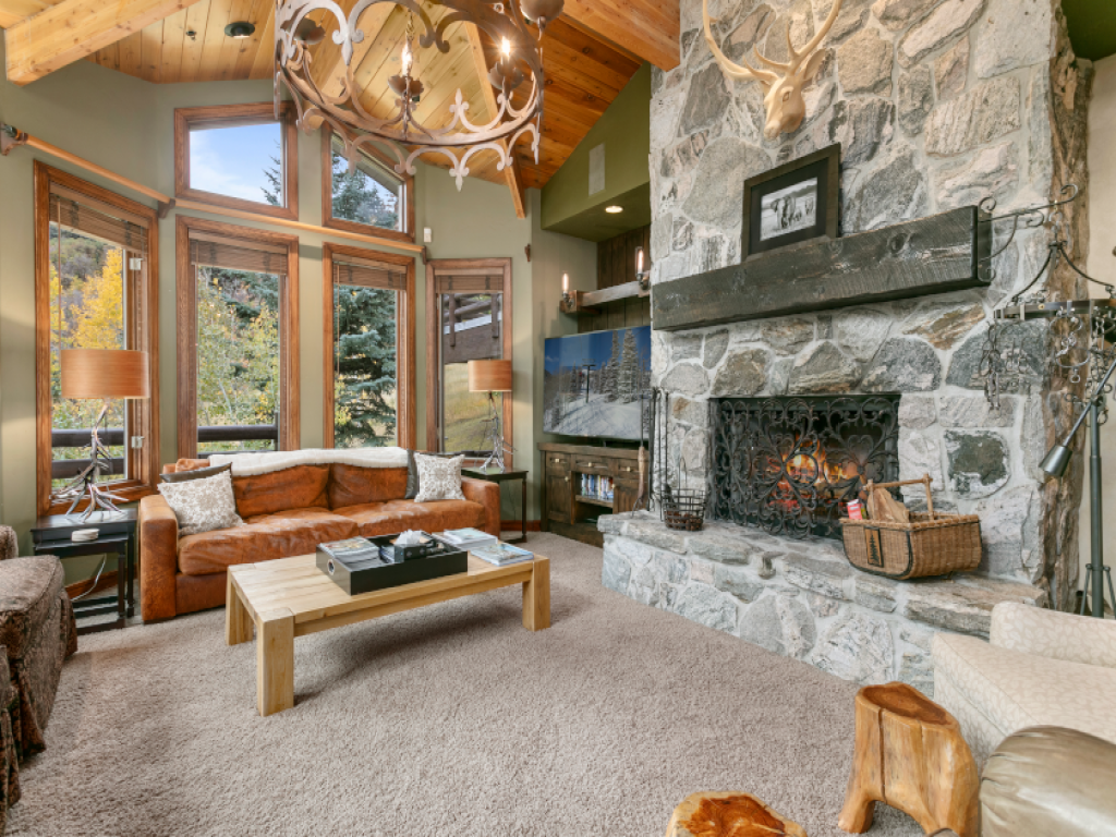 Trail's End Lodge - 4 Bedroom Residence w/ Spa #13 Vacation Rental in Park City - RedAwning