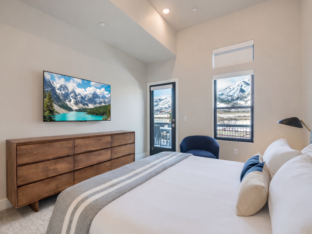 Helling Circle 303 Getaway Hot Tub Fireplace and Views Vacation Rental in Heber City - RedAwning