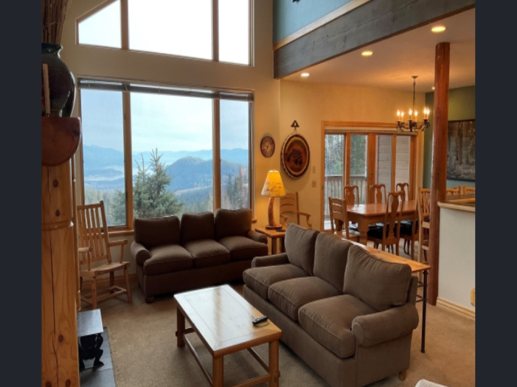 Schweitzer PM: Glades 4-BD Townhome Ski-in Ski-out! Vacation Rental in Idaho - RedAwning