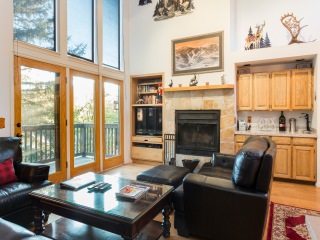 Aspenwood at Deer Valley Resort- Three Bedroom Condo with Hot Tub #1305
