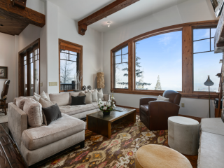 Grand Lodge- Three Bedroom #201- Ski-in/ski-out