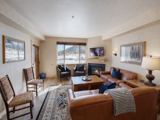 312 Silverado Sanctuary mountain views pool gem
